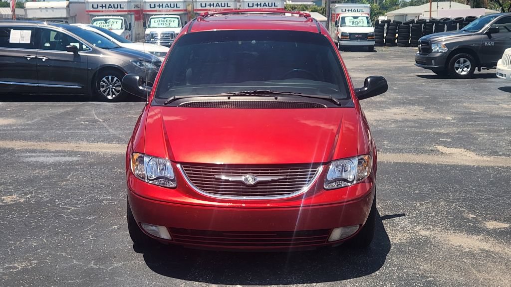Used 2004 Chrysler Town & Country Limited FWD image 9