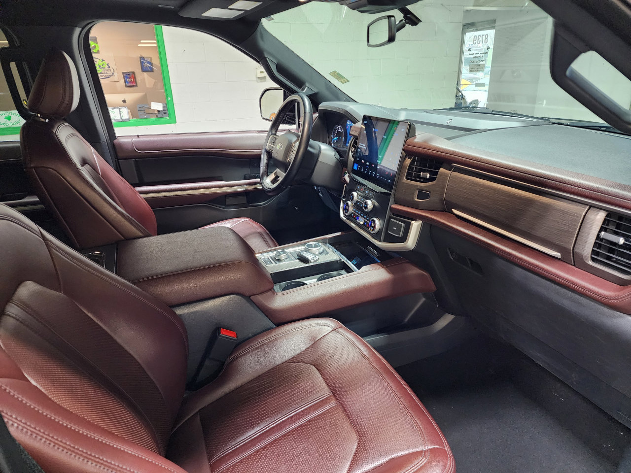 Used 2024 Ford Expedition Max Limited image 27