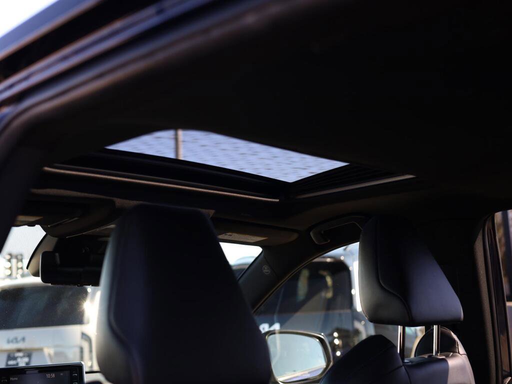 Used 2019 Toyota RAV4 XSE w/ XSE Weather Package AWD/4WD image 18