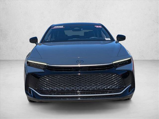 Used 2025 Toyota Crown Nightshade image 2