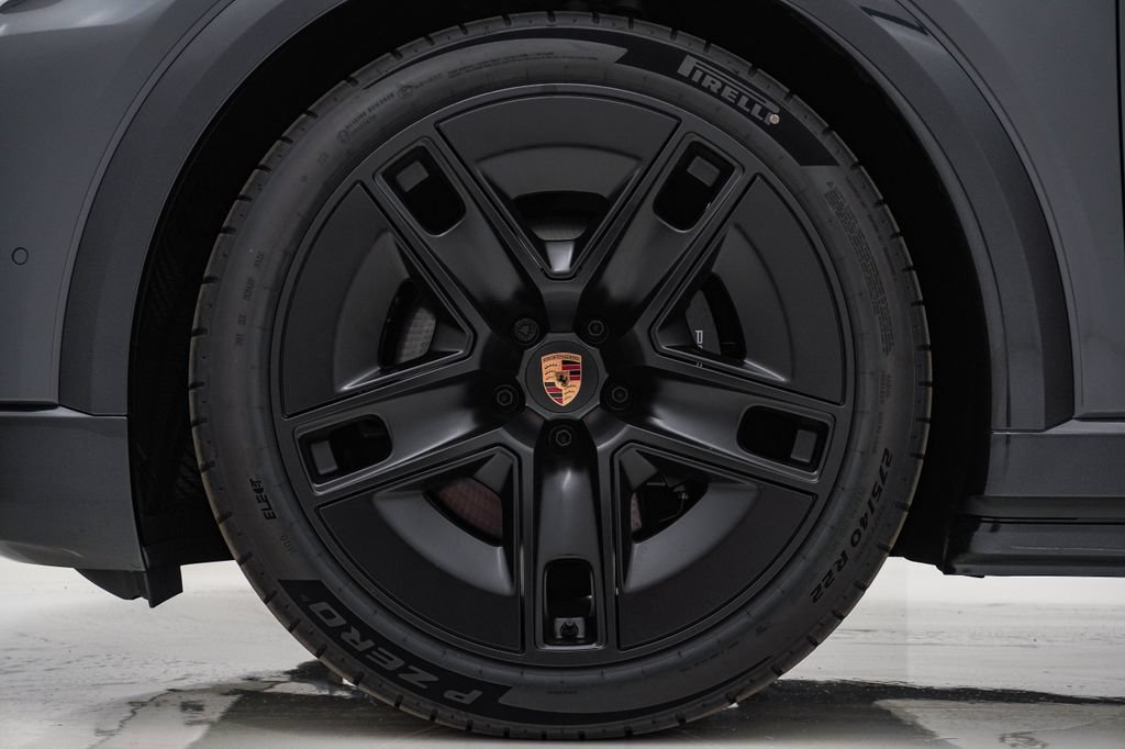 New 2026 Porsche Cayenne Electric AWD/4WD image 13
