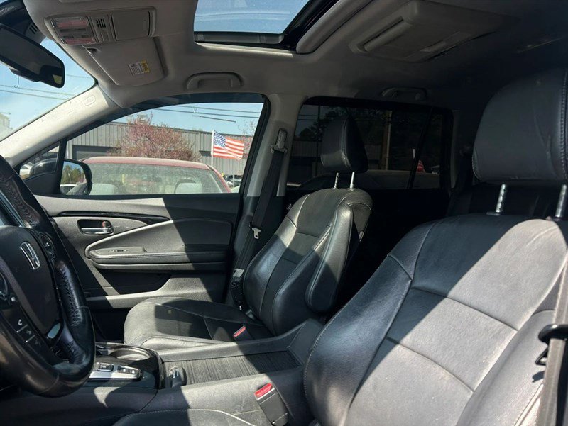 Used 2016 Honda Pilot Touring image 12