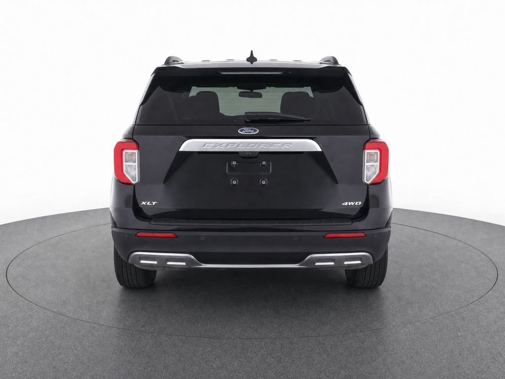 Used 2024 Ford Explorer XLT w/ Equipment Group 202A AWD/4WD image 8