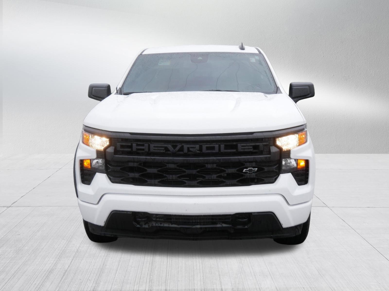 Used 2025 Chevrolet Silverado 1500 Custom AWD/4WD image 2