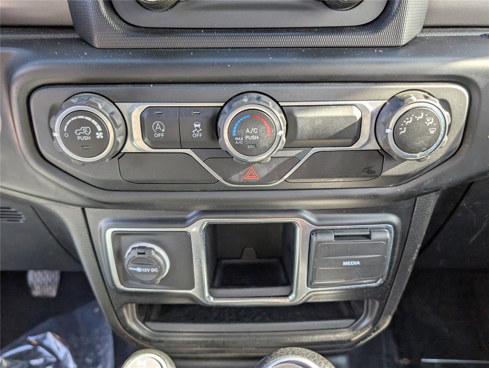 Used 2021 Jeep Wrangler Sport image 23