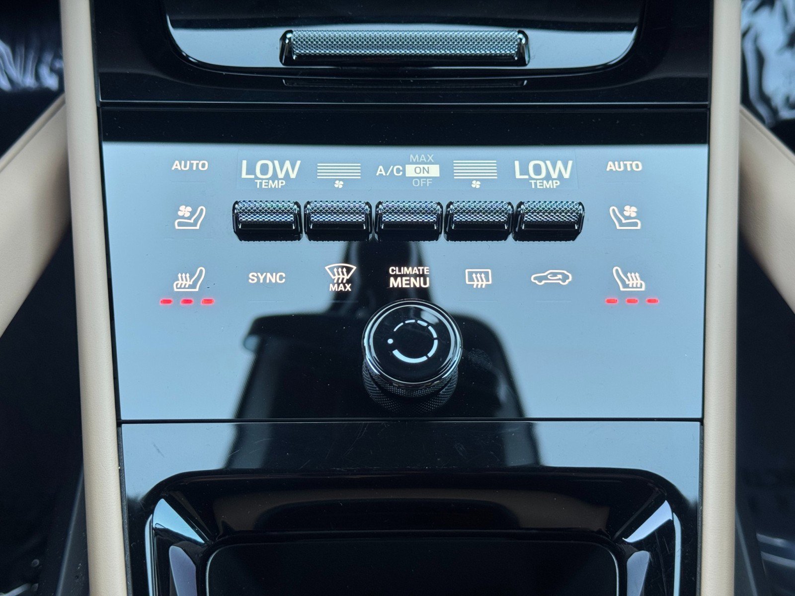 Used 2024 Porsche Cayenne Turbo AWD/4WD image 37