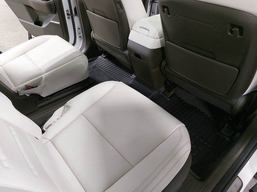 Certified 2025 Hyundai Santa Fe Calligraphy image 11