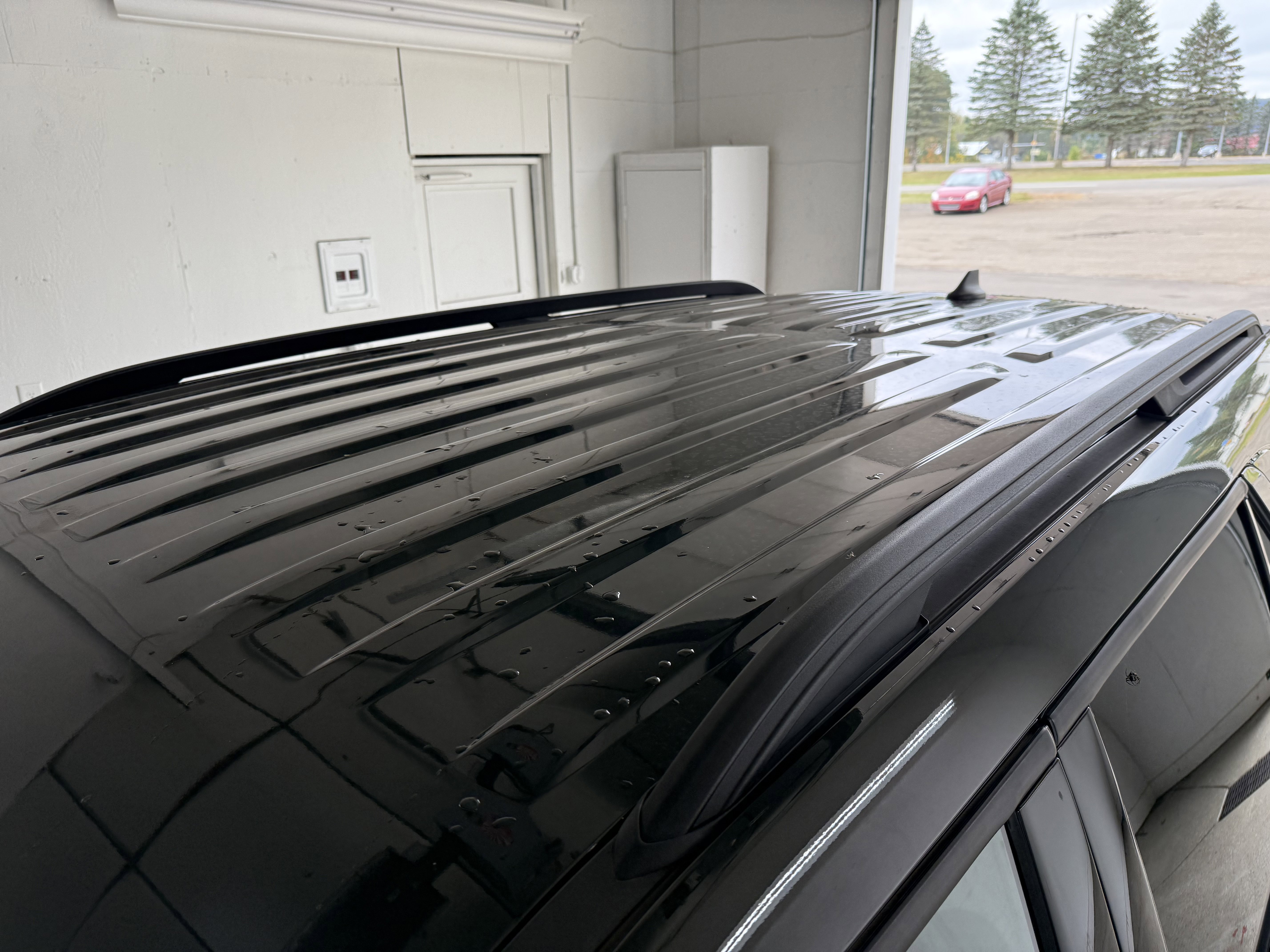 Used 2022 Ford Explorer XLT w/ Equipment Group 202A image 8