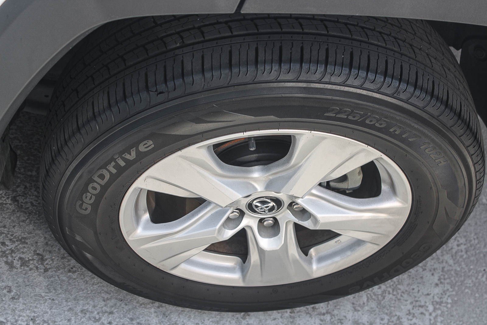 Used 2021 Toyota RAV4 XLE FWD image 10