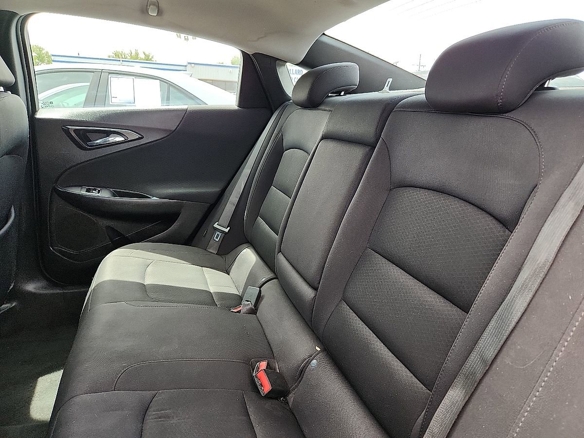 Used 2021 Chevrolet Malibu LT FWD image 6