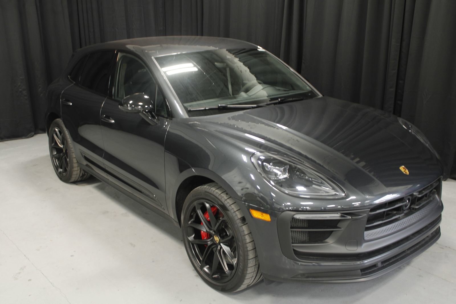 Certified 2025 Porsche Macan GTS image 10