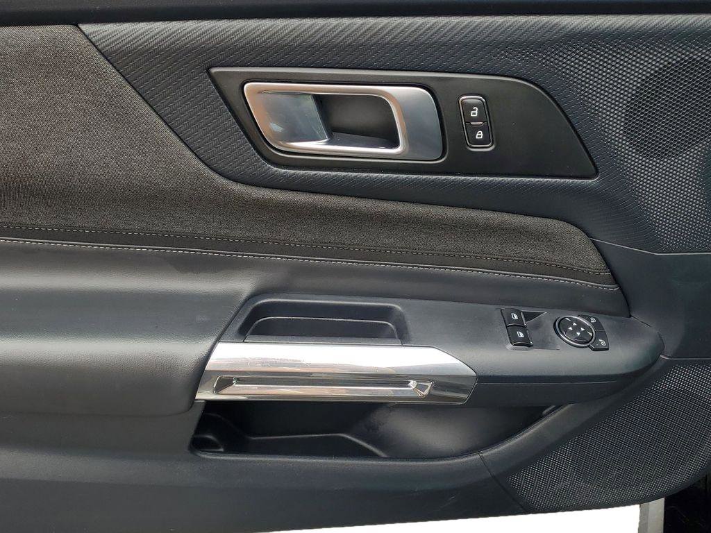 Used 2024 Ford Mustang Coupe image 9