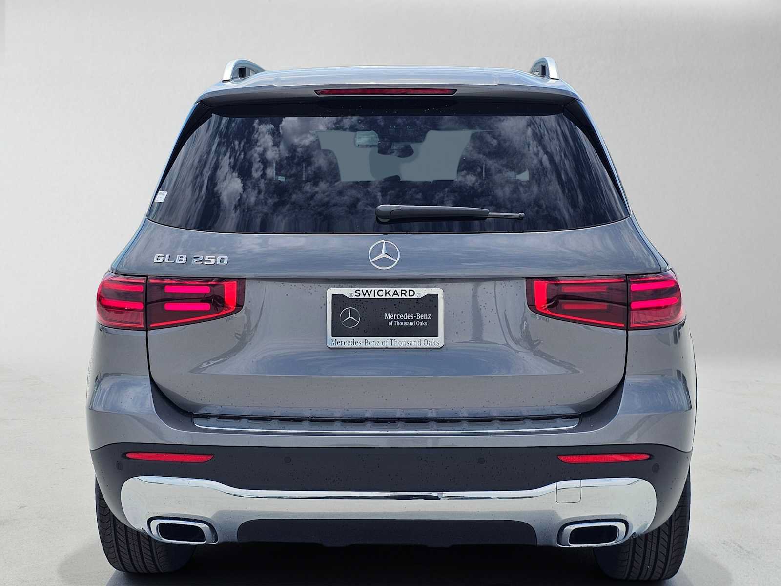New 2026 Mercedes-Benz GLB 250 image 4