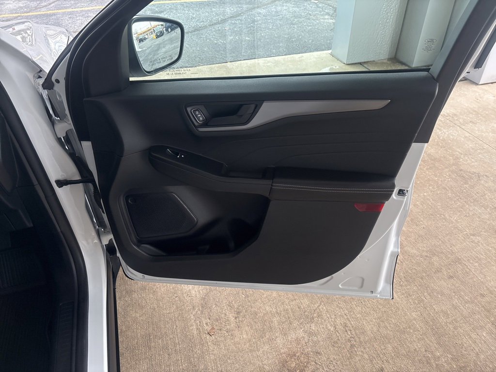 Used 2023 Ford Escape Active image 29