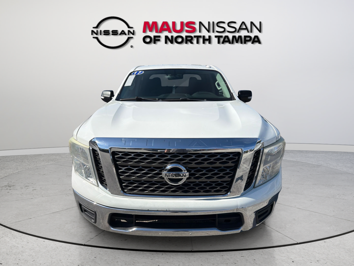 Used 2017 Nissan Titan SV RWD image 2