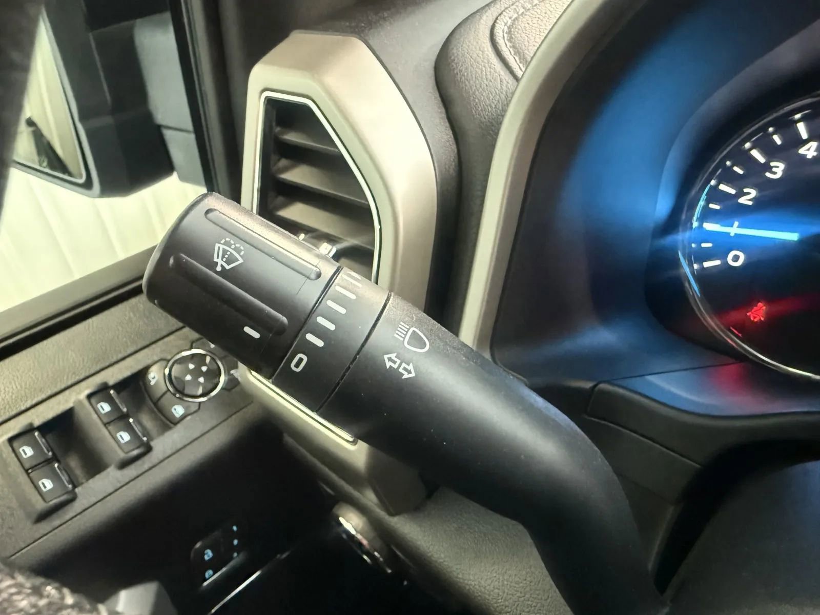 Used 2019 Ford F150 Lariat w/ Trailer Tow Package AWD/4WD image 34