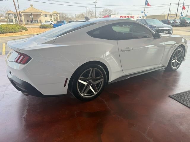 Used 2024 Ford Mustang Coupe image 4