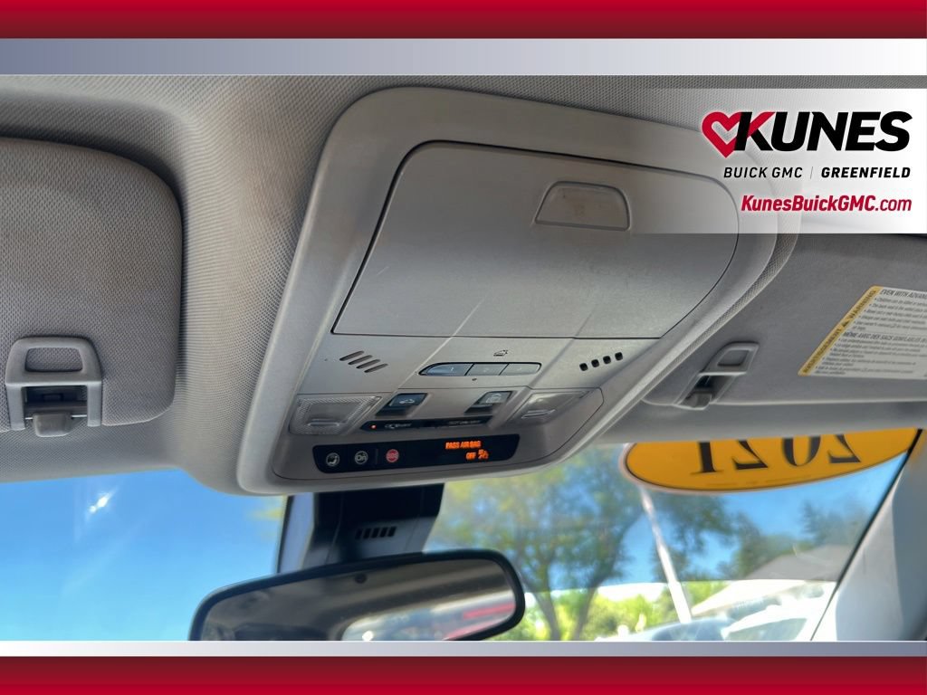 Used 2021 Chevrolet Equinox Premier AWD/4WD image 33