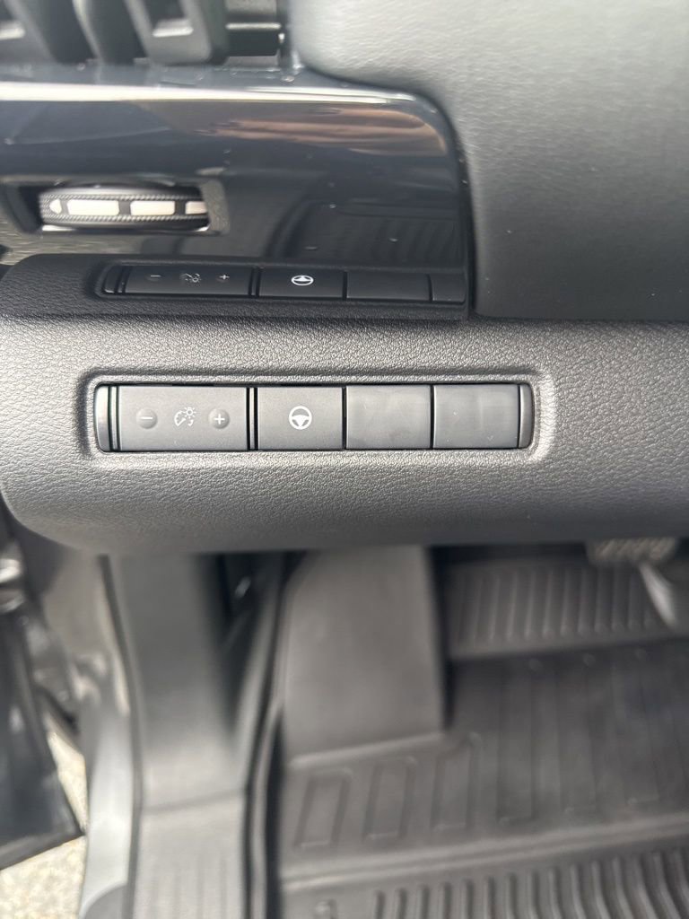 Used 2024 Nissan Pathfinder SV image 20