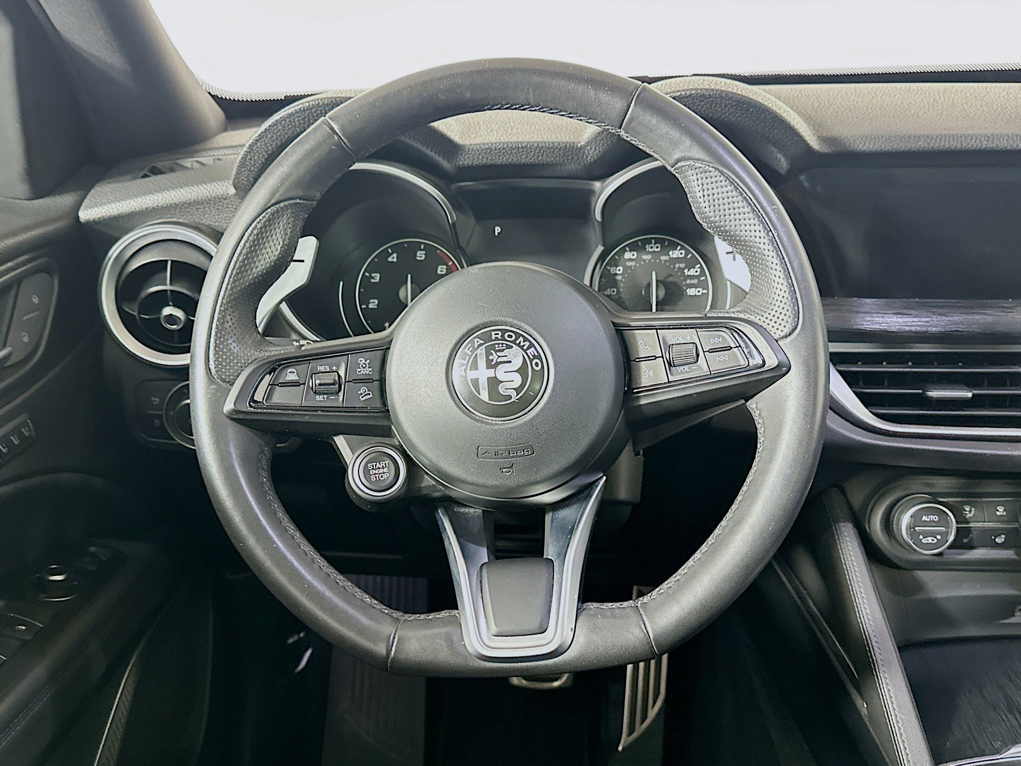 Used 2023 Alfa Romeo Stelvio Sprint RWD image 18