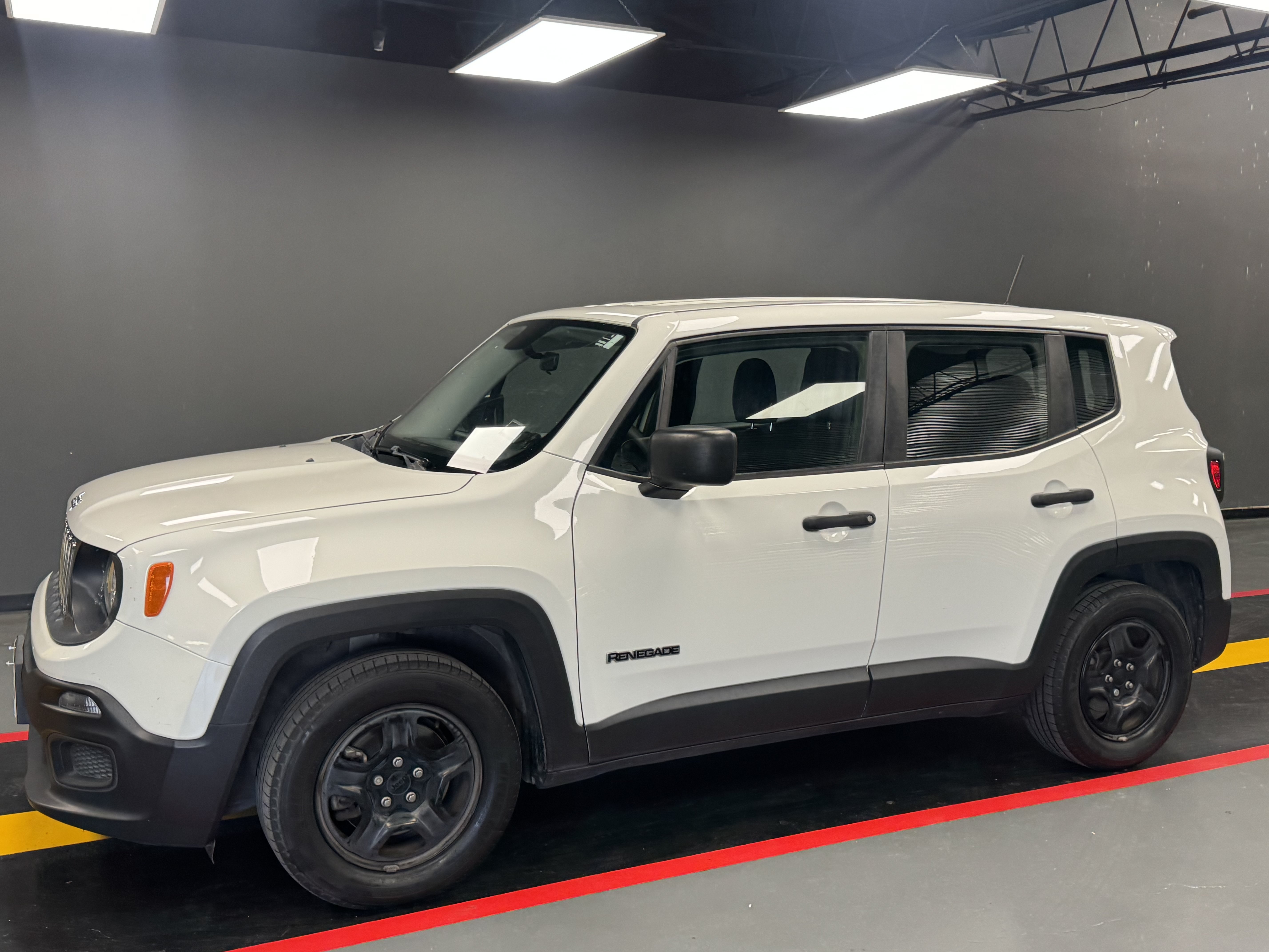 Used 2017 Jeep Renegade Sport w/ Power & Air Group FWD image 2
