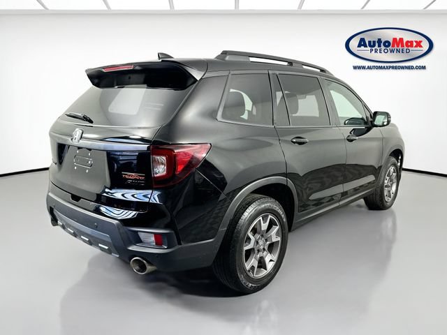 Used 2023 Honda Passport TrailSport image 2