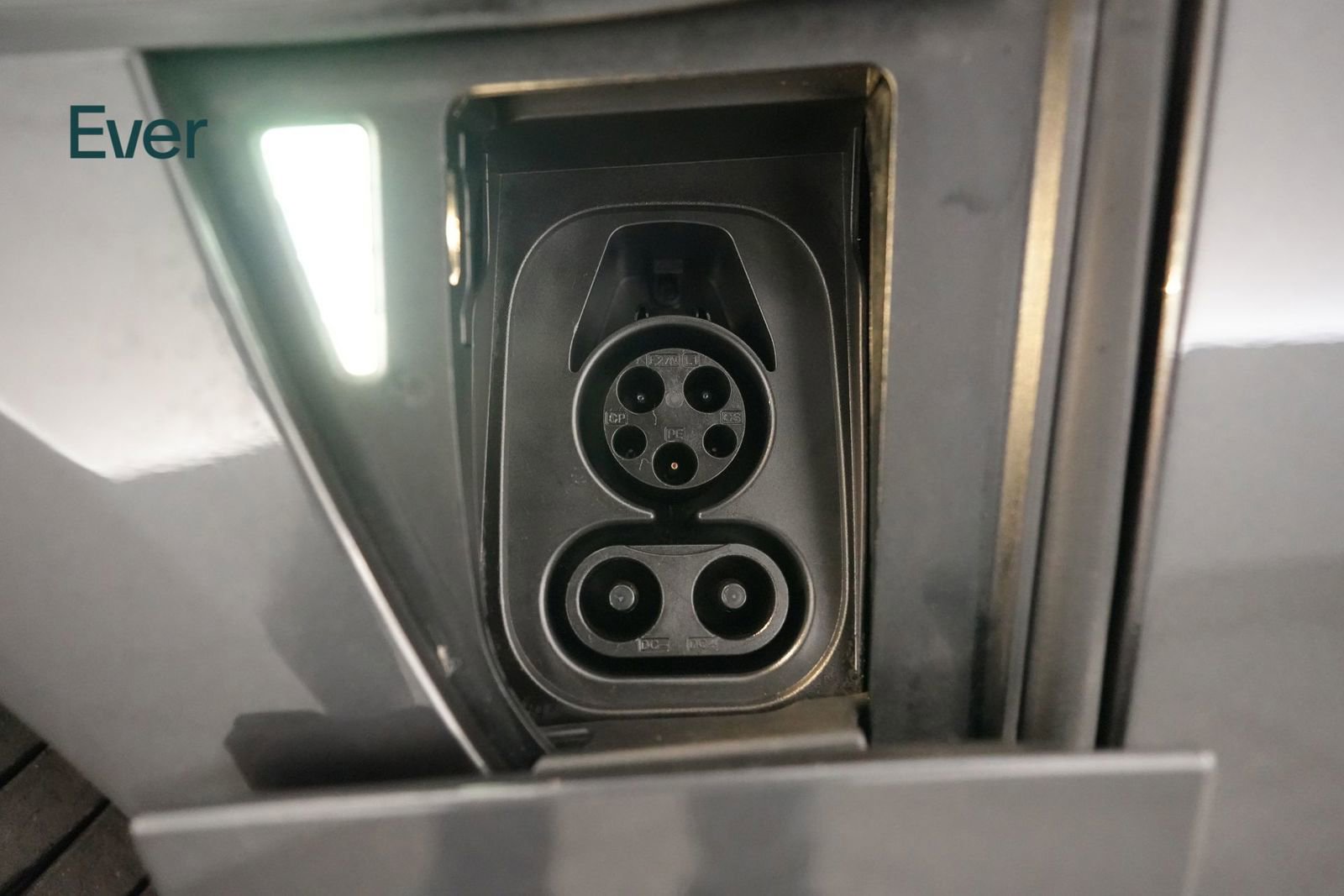 Used 2023 Lucid Air Grand Touring image 10