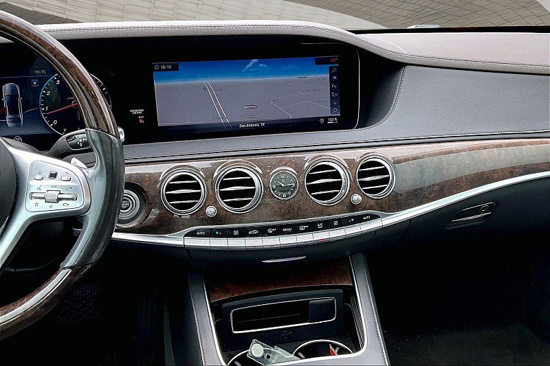 Used 2018 Mercedes-Benz S 560 4MATIC Sedan image 5
