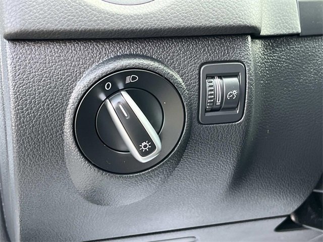 Used 2017 Volkswagen Tiguan Limited w/ Premium Package image 30