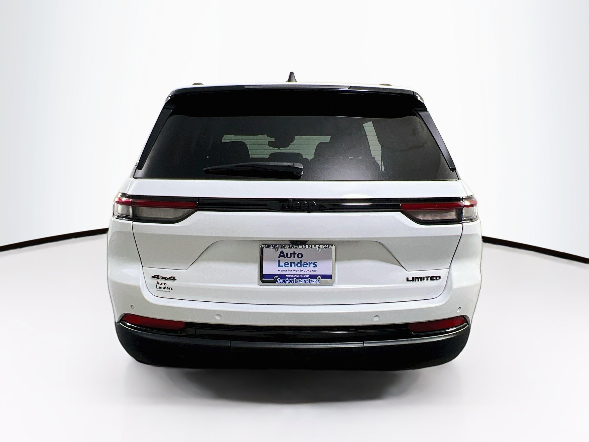 Used 2023 Jeep Grand Cherokee Limited w/ Black Appearance Package AWD/4WD image 6