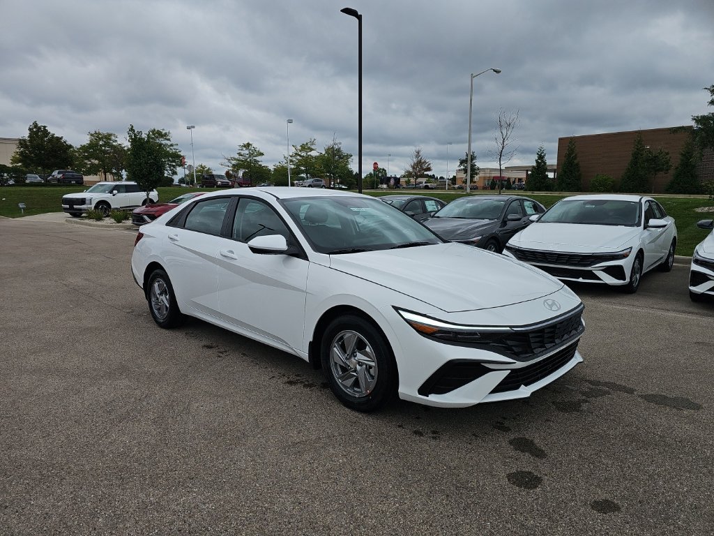 New 2026 Hyundai Elantra SE FWD image 7