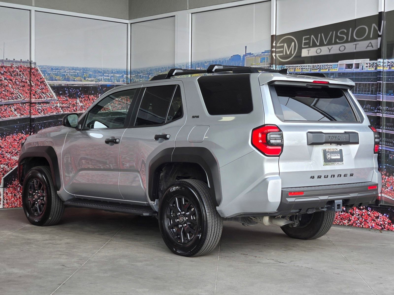 Used 2025 Toyota 4Runner SR5 AWD/4WD image 6