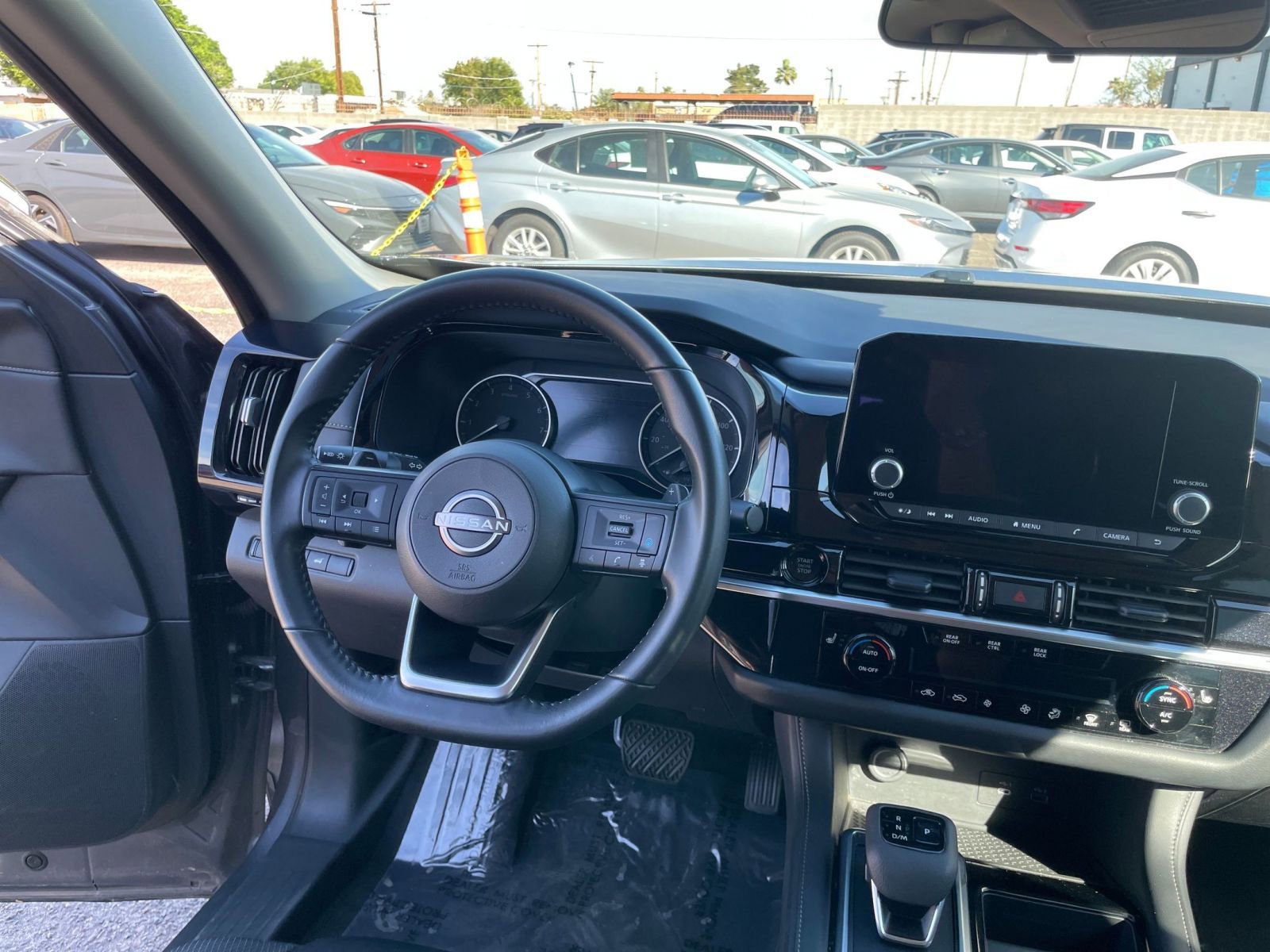 Used 2025 Nissan Pathfinder SV AWD/4WD image 36