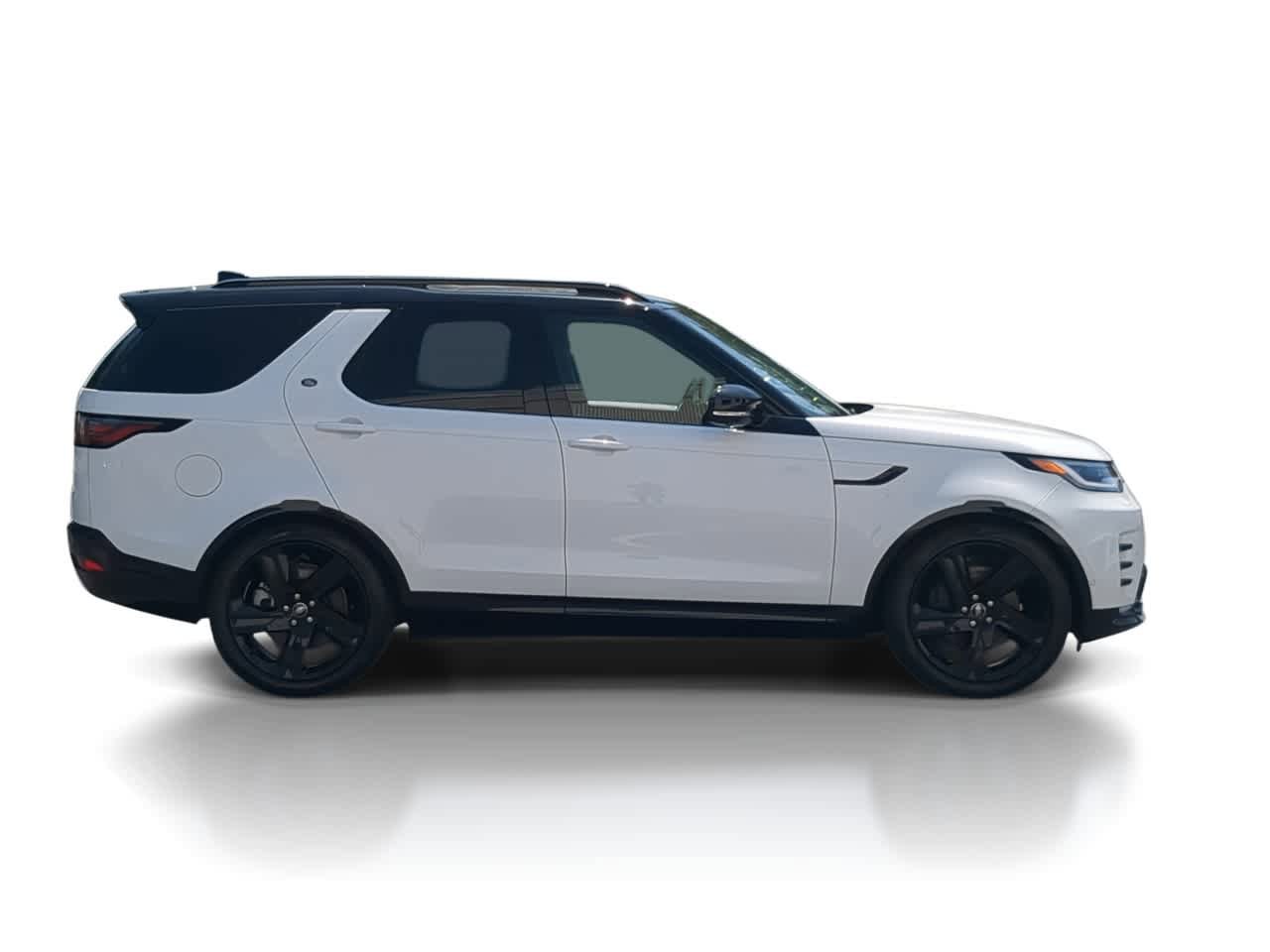 Used 2025 Land Rover Discovery Dynamic SE AWD/4WD image 9