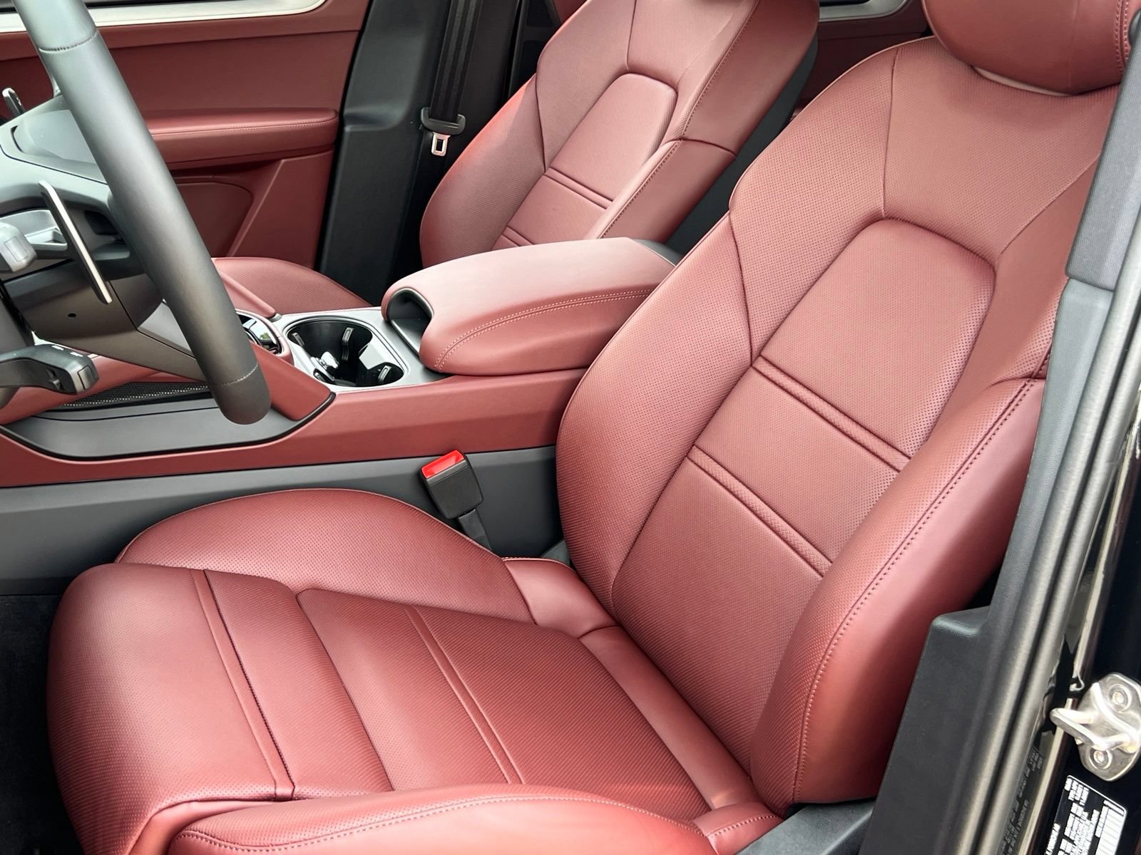 New 2026 Porsche Cayenne Coupe AWD/4WD image 5