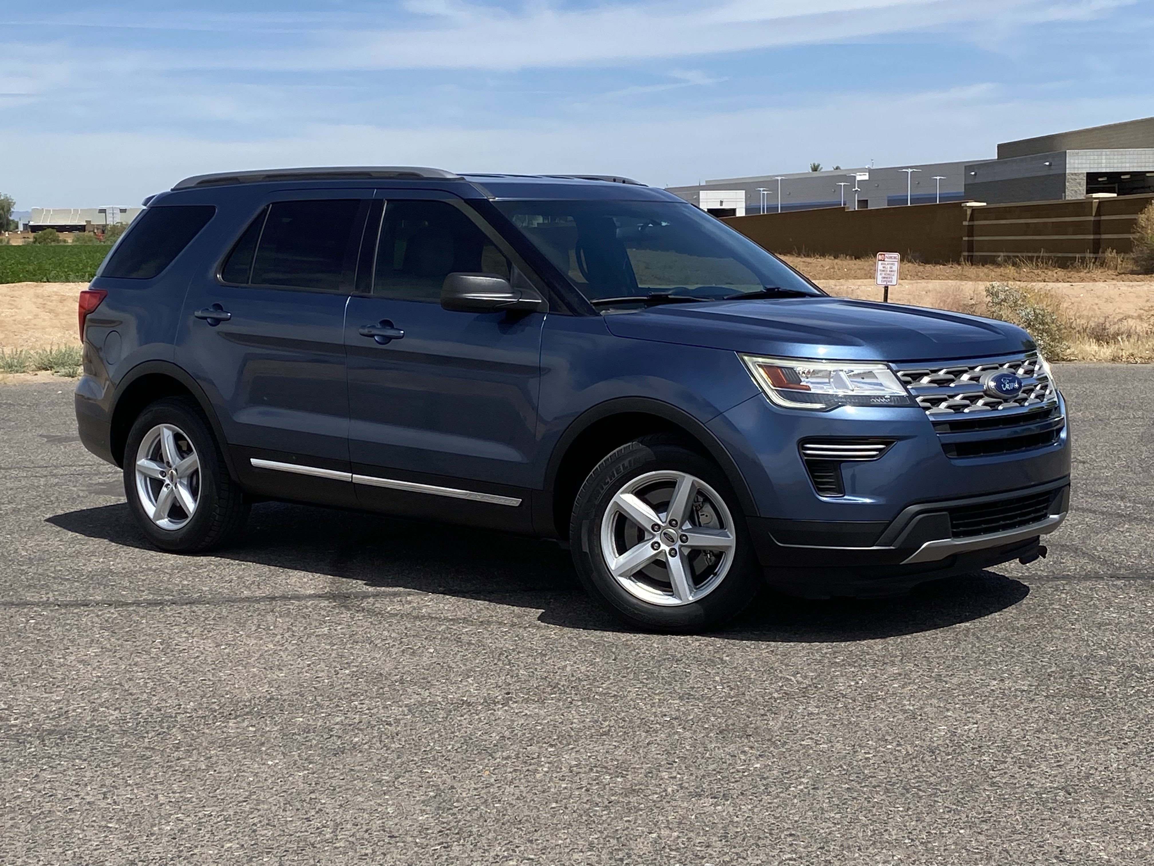 Used 2018 Ford Explorer XLT image 33