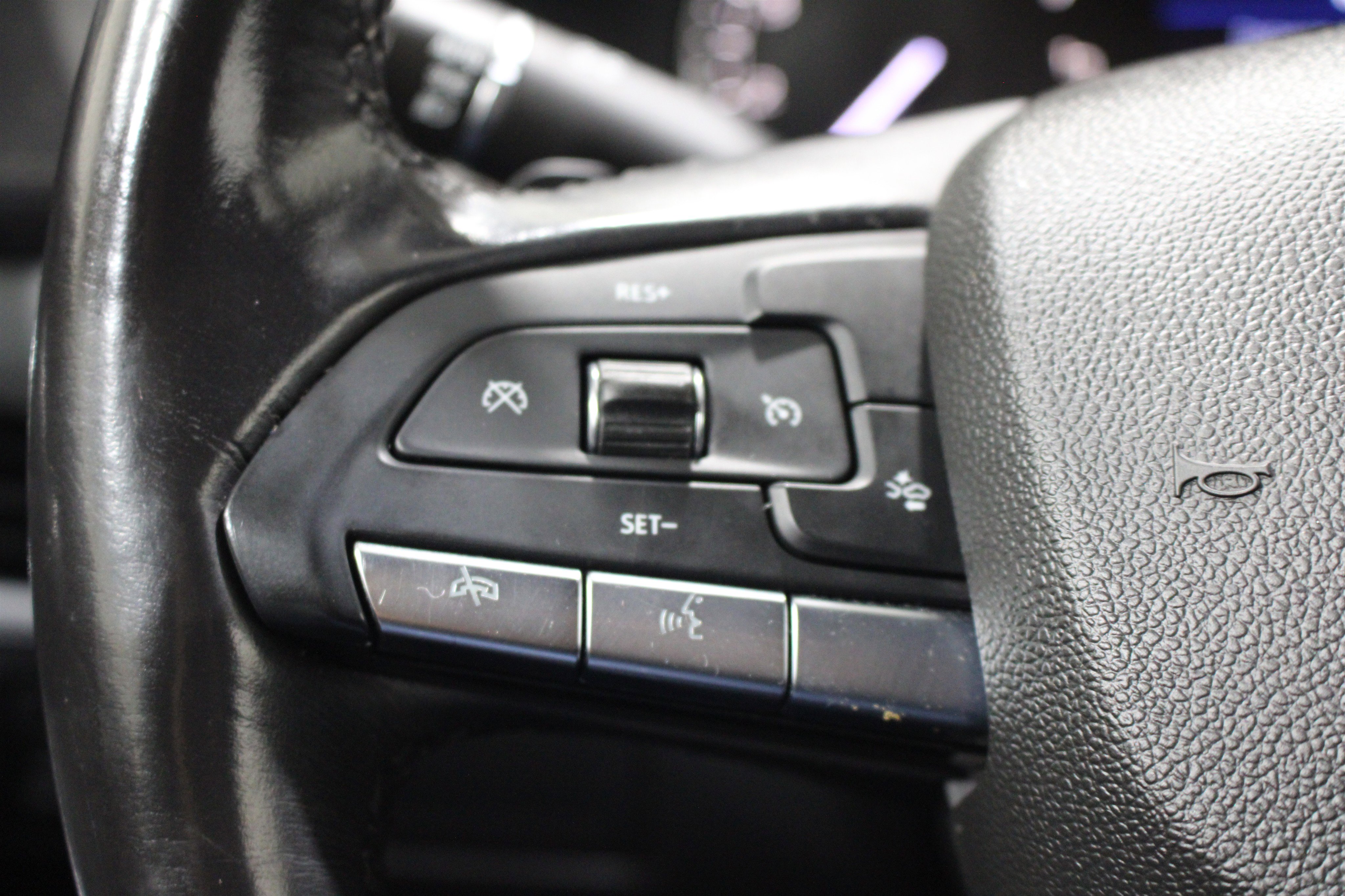 Used 2021 Cadillac XT4 Premium Luxury image 13