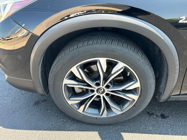 Used 2019 INFINITI QX30 AWD image 11