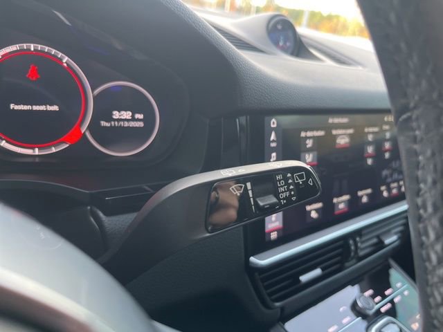 Used 2019 Porsche Cayenne Base image 18