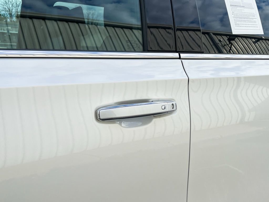 Used 2021 Chevrolet Suburban High Country w/ Premium Package image 11