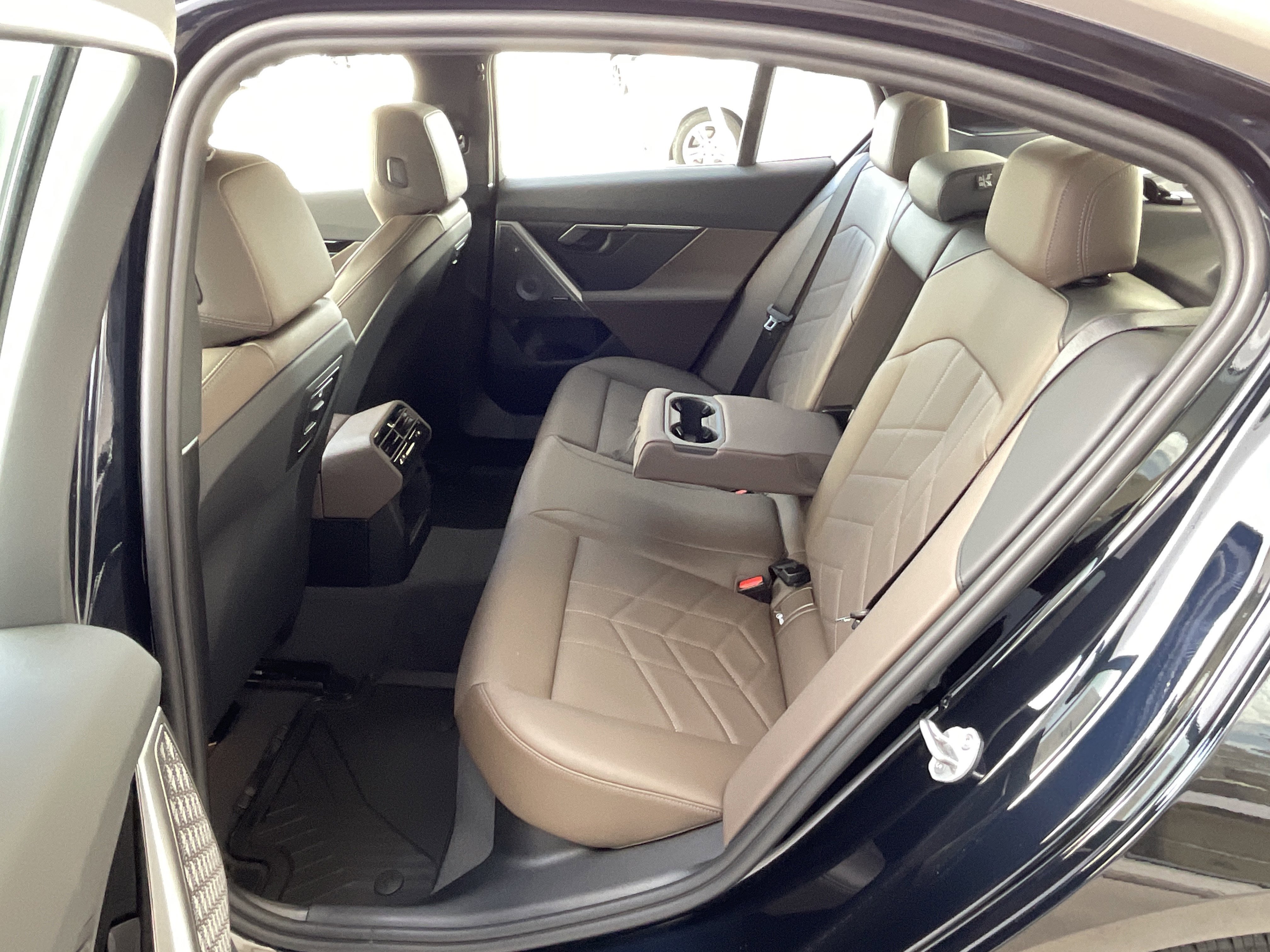 New 2026 BMW 530i w/ M Sport Package image 27