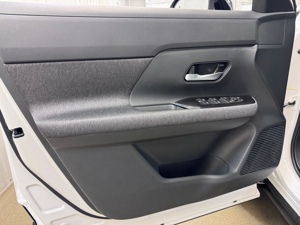 Certified 2026 Nissan Kicks SV w/ SV Premium Package AWD/4WD image 8