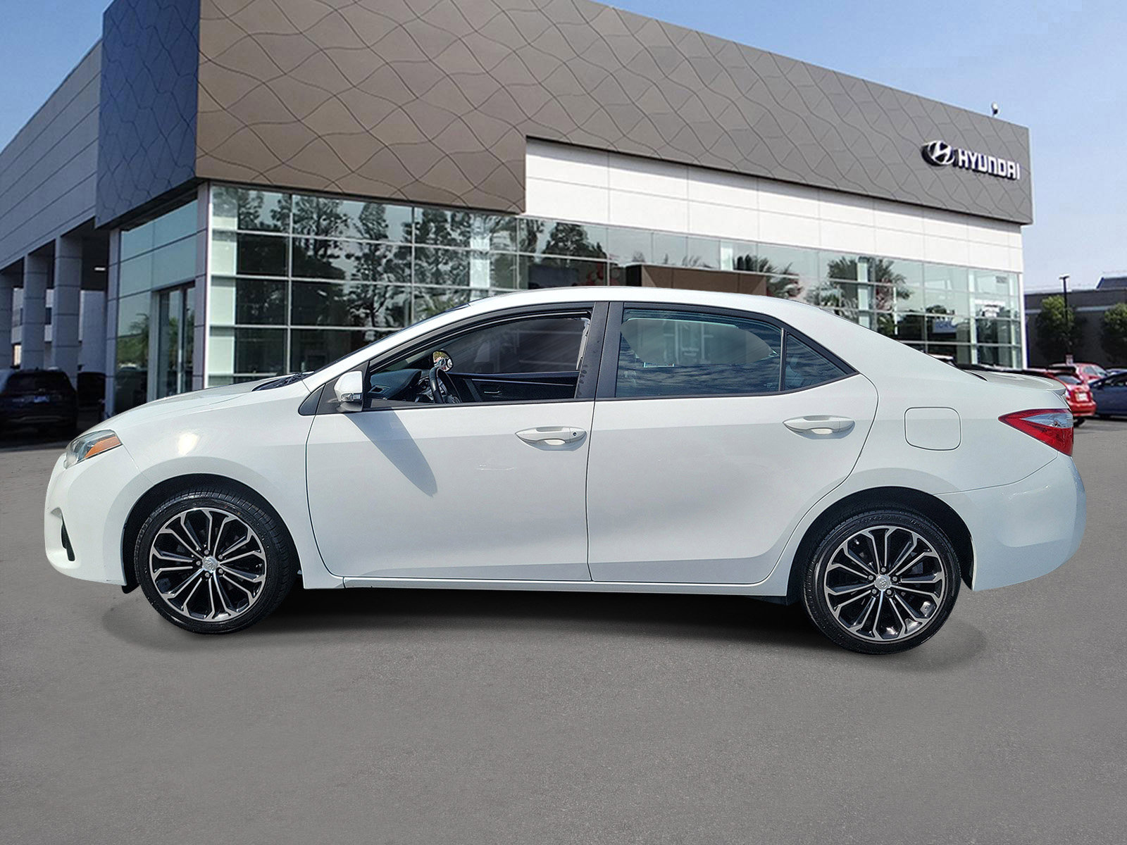 Used 2015 Toyota Corolla S image 3