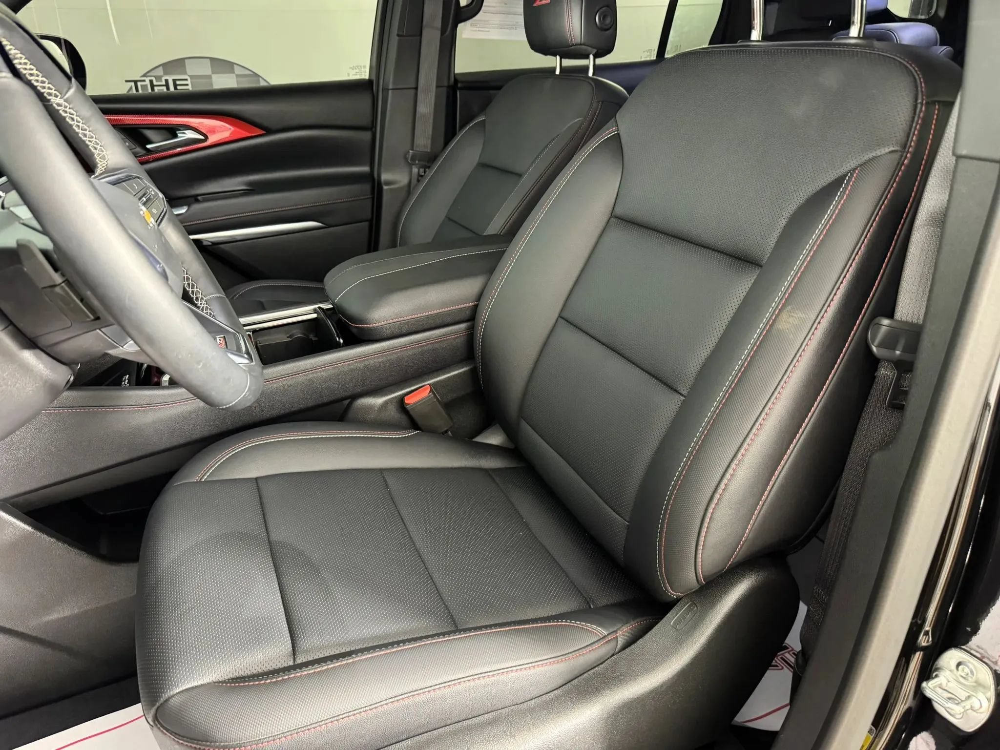 Used 2025 Chevrolet Traverse Z71 w/ Enhanced Driving Package AWD/4WD image 33