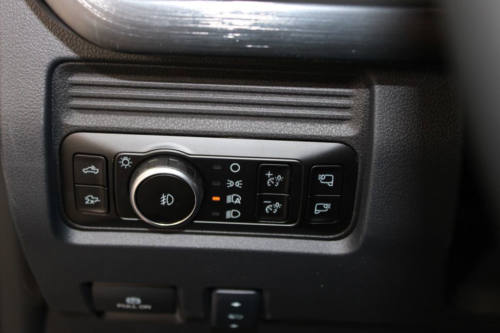 New 2026 Ford F250 Lariat w/ Black Appearance Package image 44