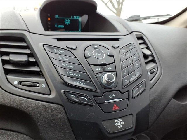 Used 2015 Ford Fiesta SE image 19