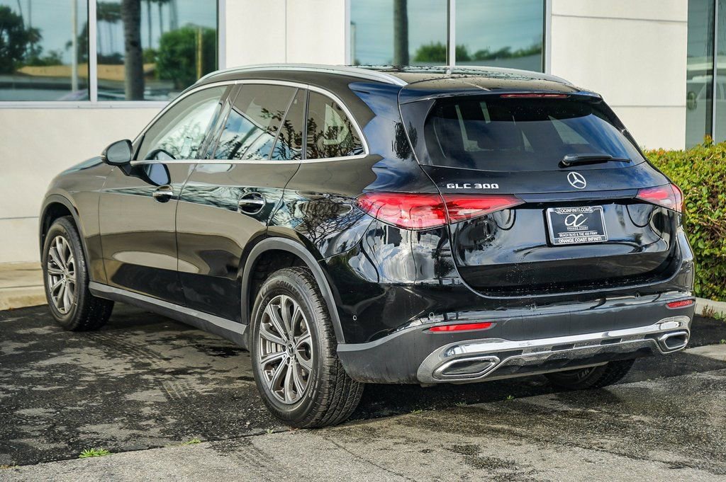 Used 2024 Mercedes-Benz GLC 300 image 4