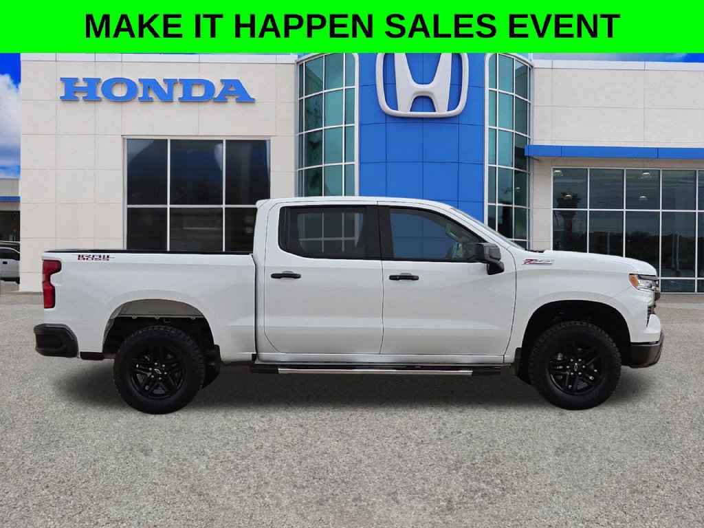 Used 2024 Chevrolet Silverado 1500 LT Trail Boss AWD/4WD image 2
