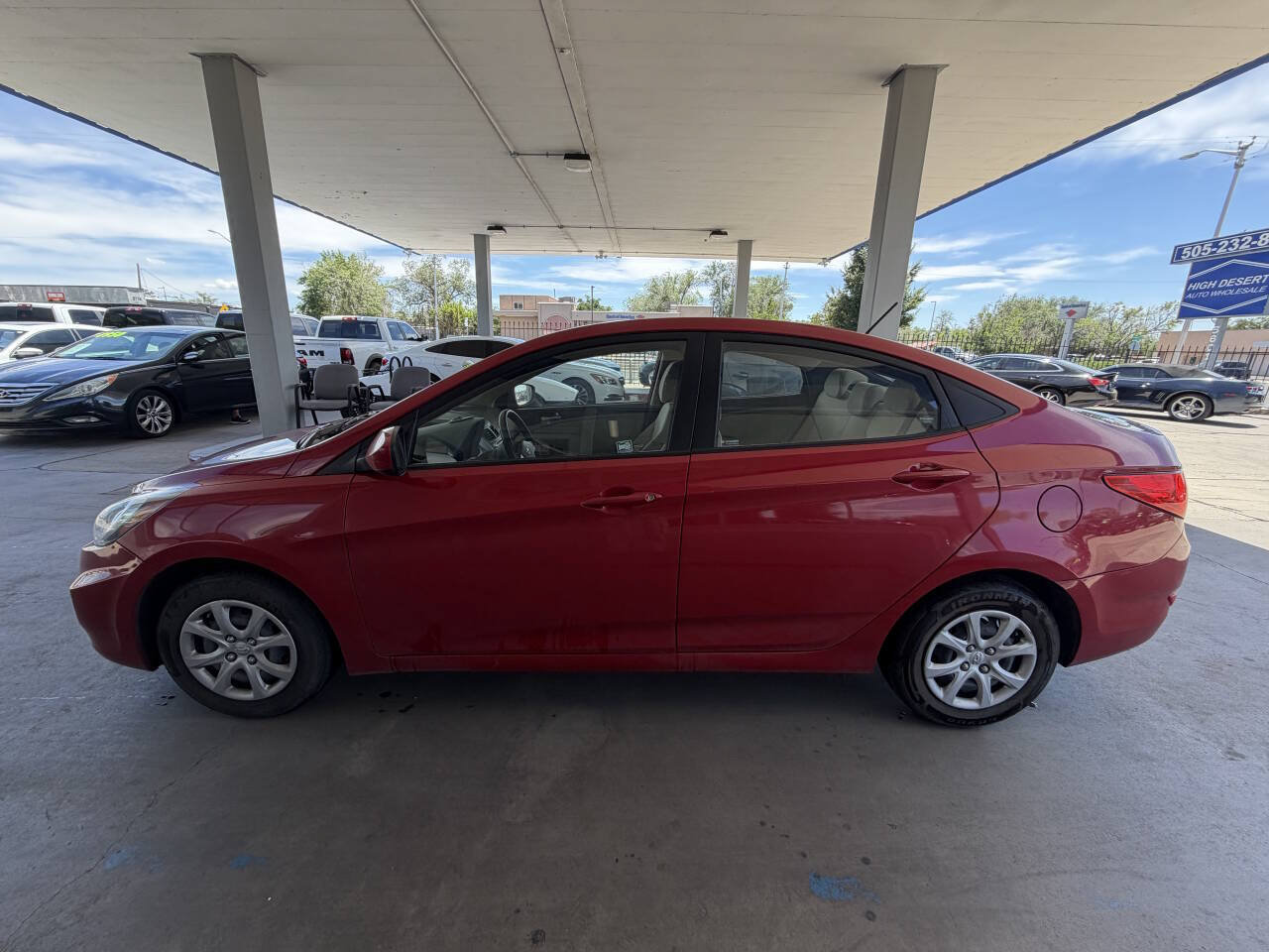 Used 2014 Hyundai Accent GLS FWD image 5