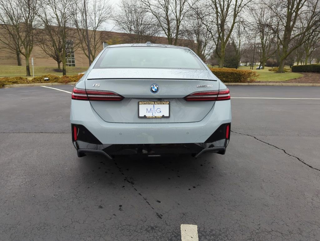 New 2024 BMW i5 eDrive40i w/ M Sport Package image 6